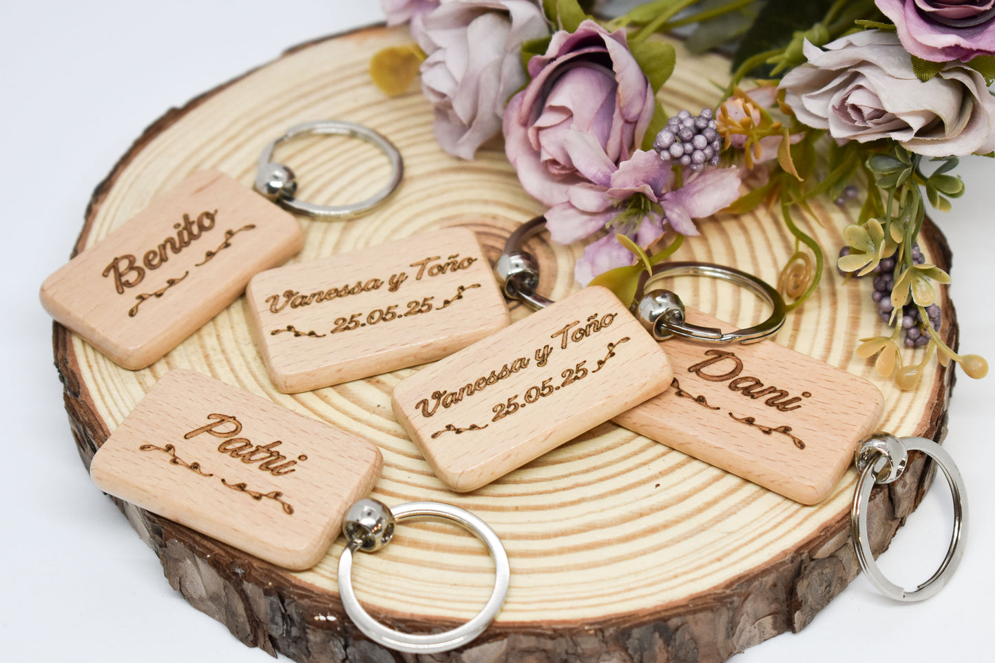 Llavero de madera personalizado - "AURA"