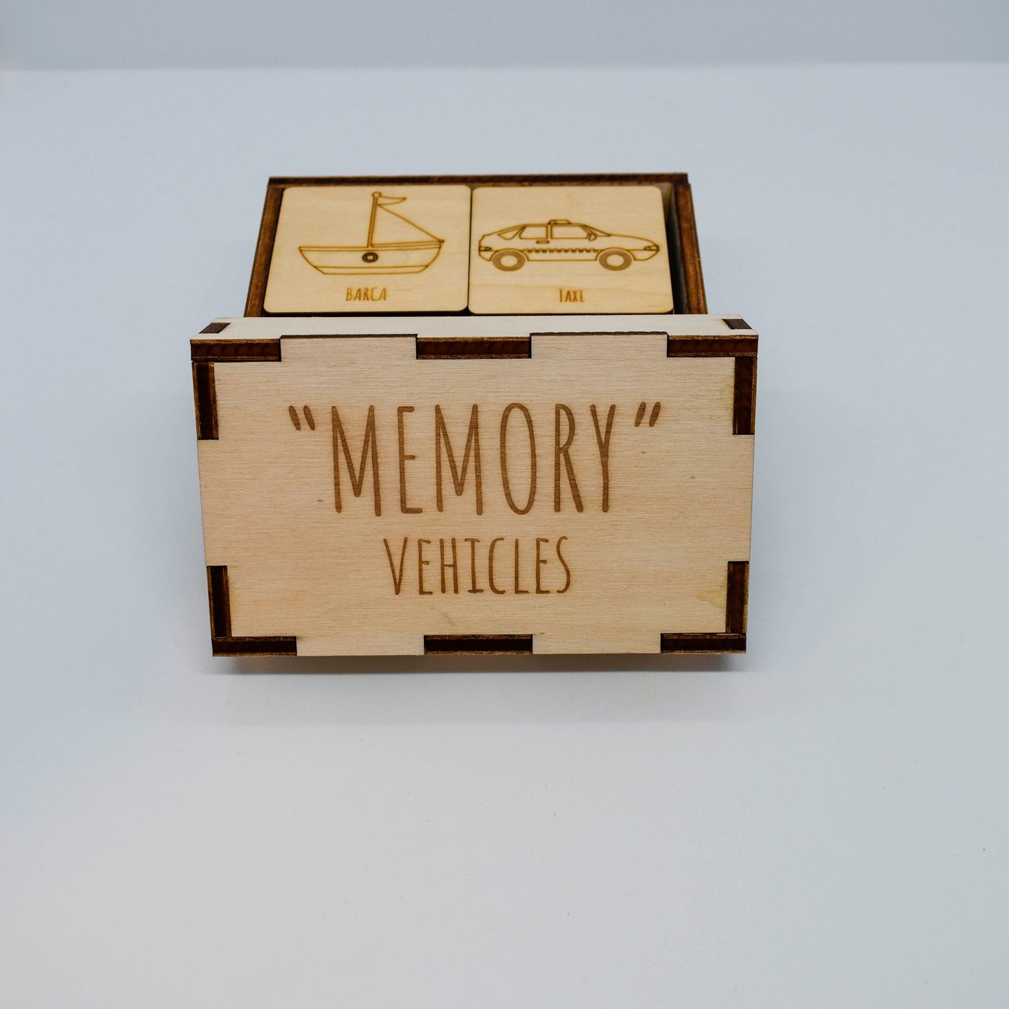 Juego de memoria infantil personalizado de vehículos con fichas de madera - en caja de madera - Creative Laser