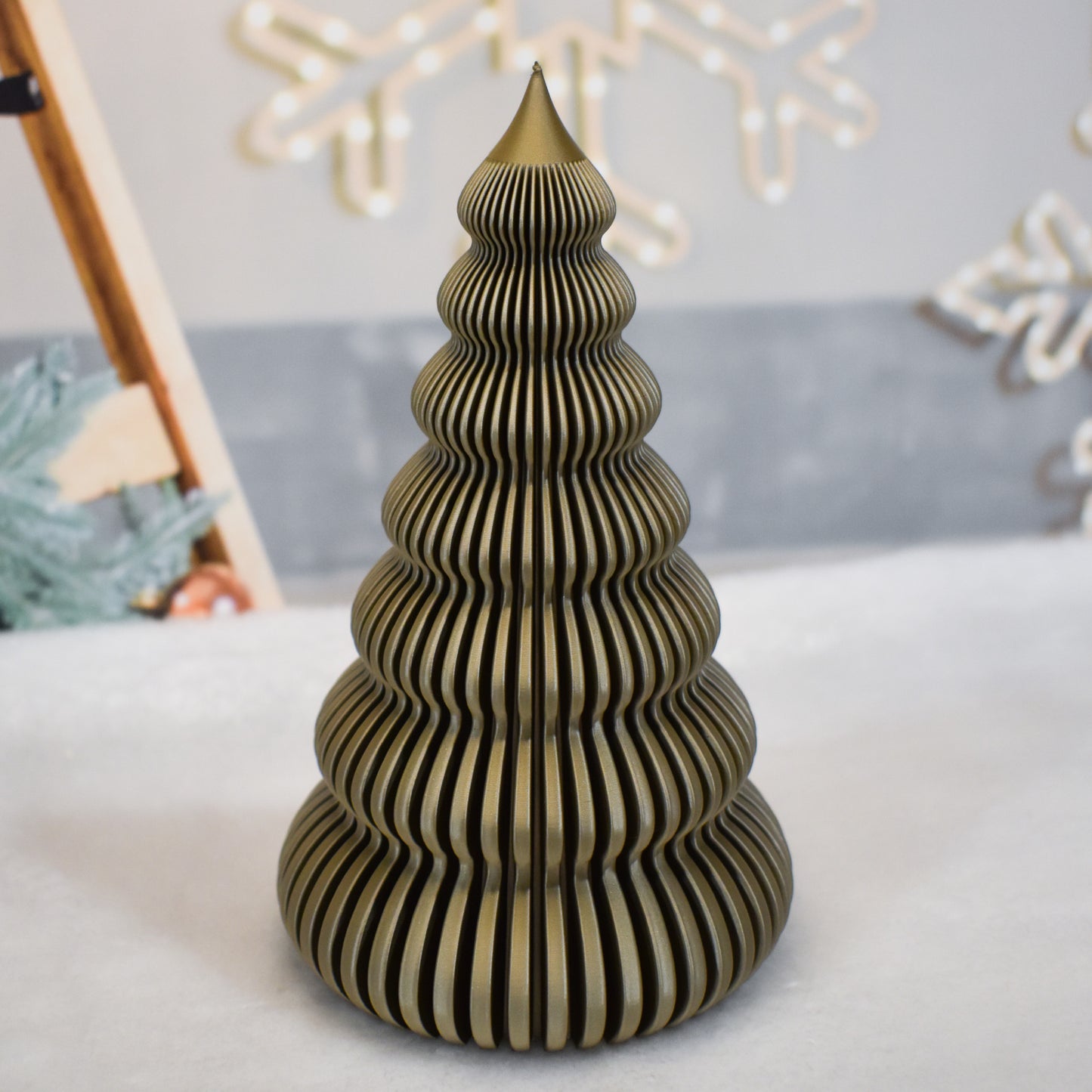 Árbol de Navidad decorativo impreso en 3D con luz LED en color dorado metalizado