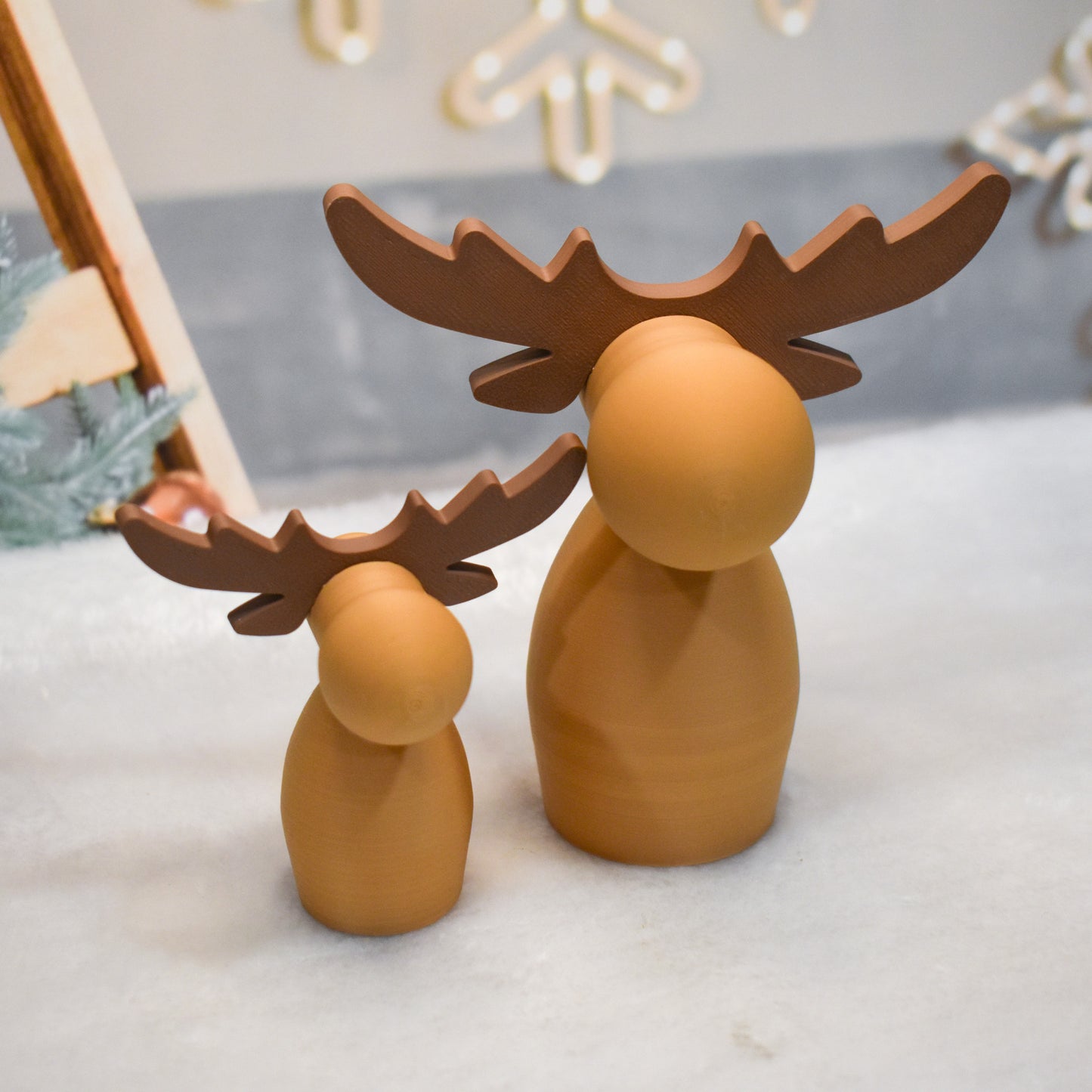 Familia de renos decorativos impresos en 3D mediano y pequeño