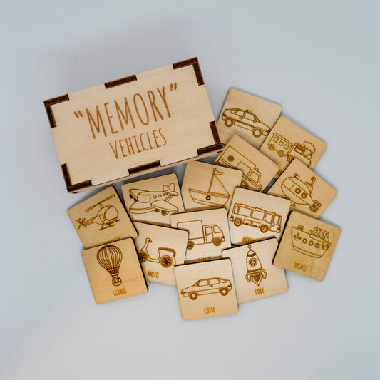 Juego de memoria infantil personalizado de vehículos con fichas de madera - vista frontal - Creative Laser